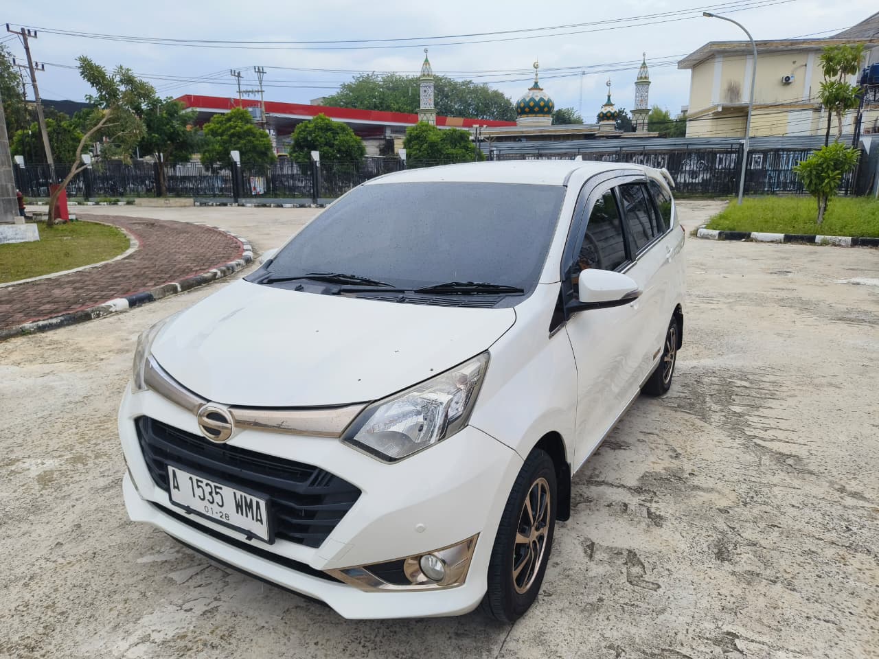 Daihatsu Sigra R EDITION 1.2